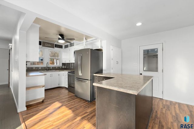 1812 W 28th St Street, Sioux Falls, SD 57105