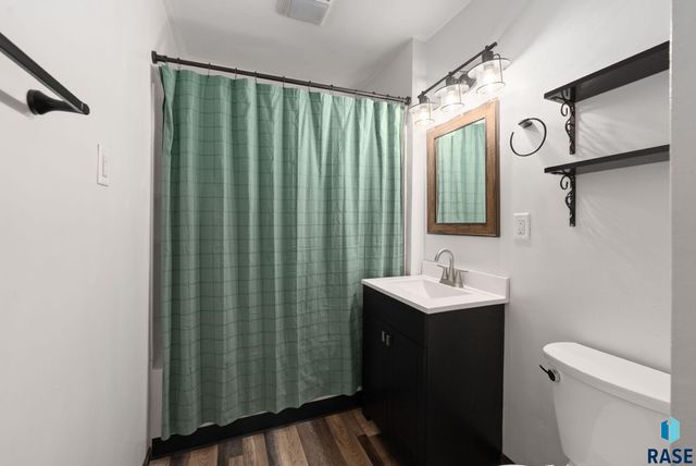 1812 W 28th St Street, Sioux Falls, SD 57105