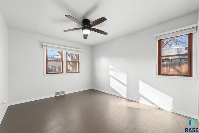 1812 W 28th St Street, Sioux Falls, SD 57105