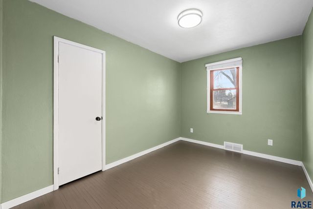 1812 W 28th St Street, Sioux Falls, SD 57105