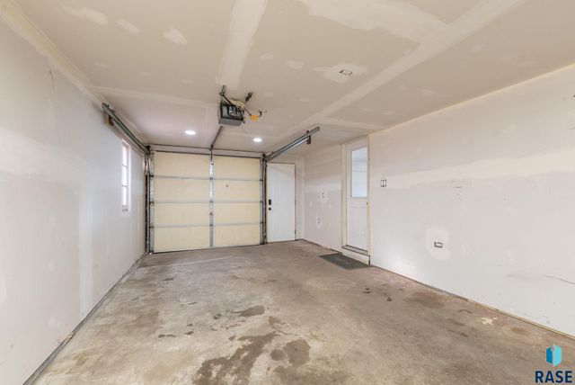 1812 W 28th St Street, Sioux Falls, SD 57105