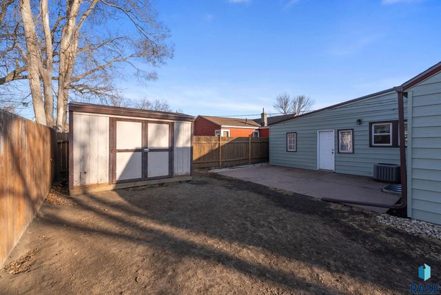 1812 W 28th St Street, Sioux Falls, SD 57105