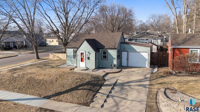 1812 W 28th St Street, Sioux Falls, SD 57105