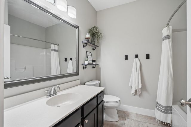 4301 Granite Ridge Road, Cedar Falls, IA 50613