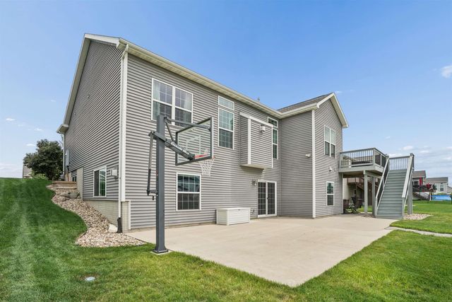 4301 Granite Ridge Road, Cedar Falls, IA 50613
