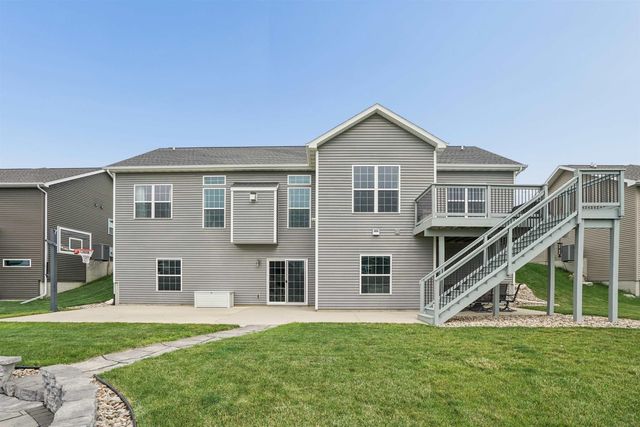 4301 Granite Ridge Road, Cedar Falls, IA 50613