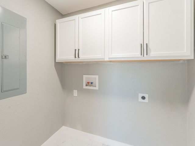 709 E Clay Street, Bowie, TX 76230