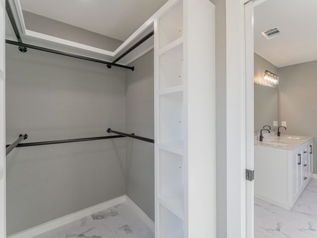 709 E Clay Street, Bowie, TX 76230