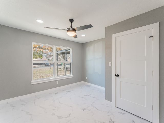 709 E Clay Street, Bowie, TX 76230