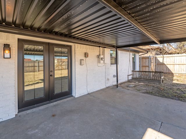 709 E Clay Street, Bowie, TX 76230