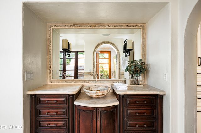 6019 N 62ND Place, Paradise Valley, AZ 85253