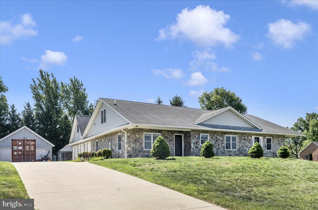 11803 DORCHESTER CT, Smithsburg, MD 21783