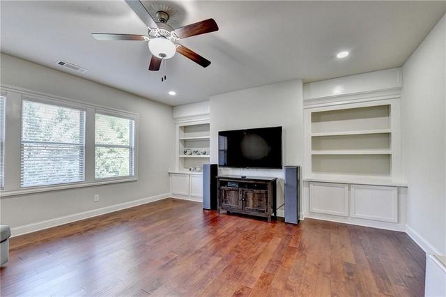 4922 Park Vale Drive, Sugar Hill, GA 30518