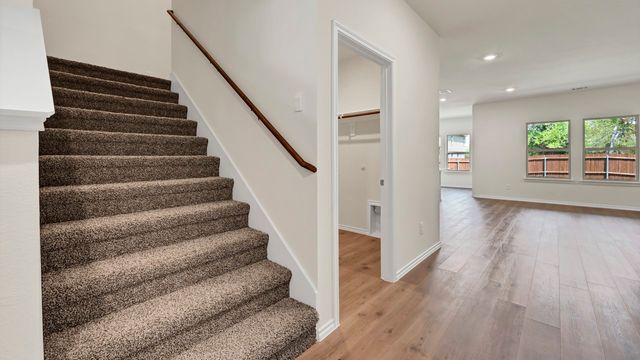 370 Pleasant Colony Drive, Waxahachie, TX 75165