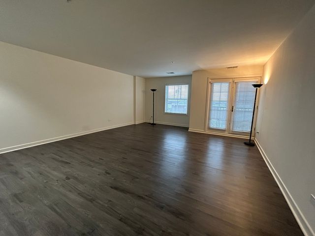 1849 Green Bay Road 2B, Highland Park, IL 60035