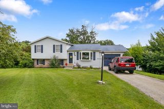42 ARLENE DR, Hanover, PA 17331
