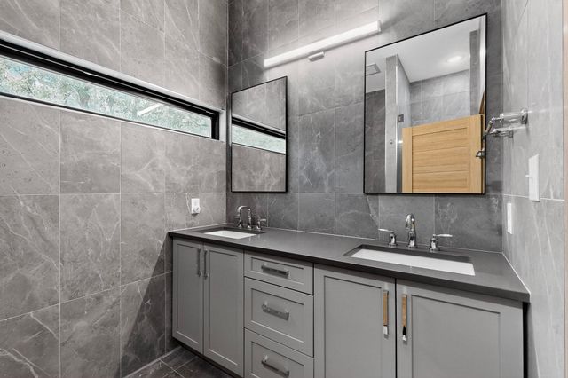 8839 Southern Shore Court, Kemp, TX 75143