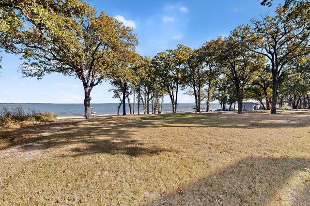 8839 Southern Shore Court, Kemp, TX 75143