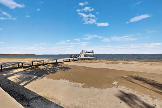 8839 Southern Shore Court, Kemp, TX 75143