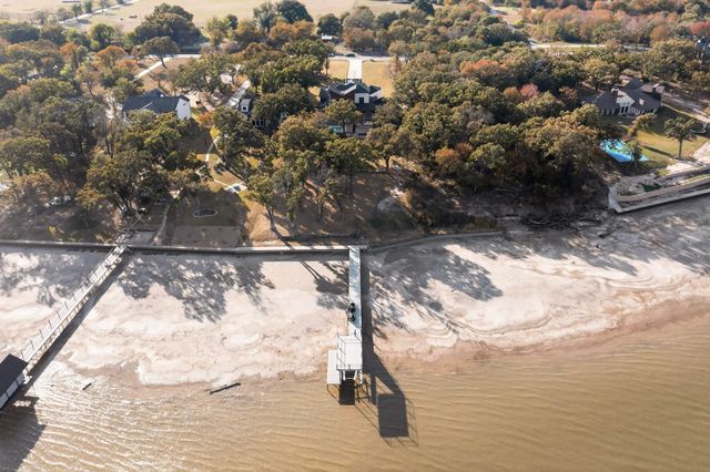 8839 Southern Shore Court, Kemp, TX 75143