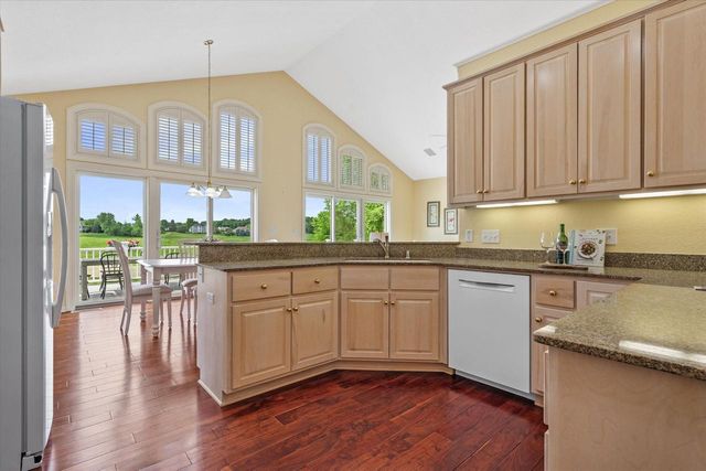 219 Muirfield COURT, North Prairie, WI 53153