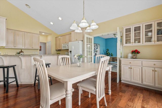 219 Muirfield COURT, North Prairie, WI 53153