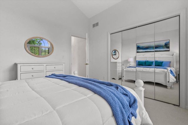 219 Muirfield COURT, North Prairie, WI 53153