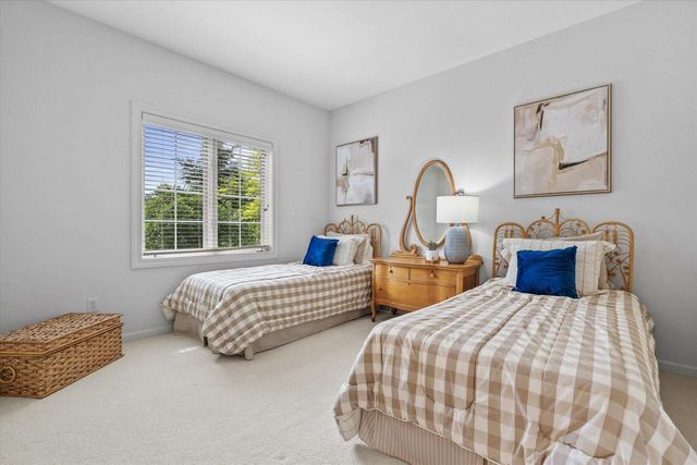 219 Muirfield COURT, North Prairie, WI 53153