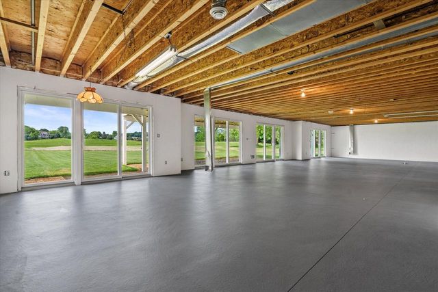 219 Muirfield COURT, North Prairie, WI 53153