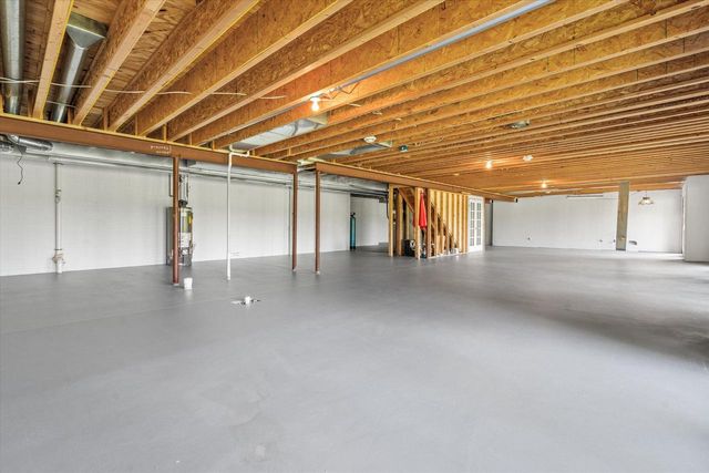 219 Muirfield COURT, North Prairie, WI 53153