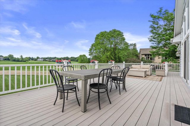 219 Muirfield COURT, North Prairie, WI 53153