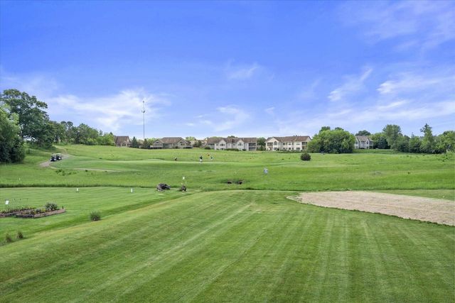 219 Muirfield COURT, North Prairie, WI 53153