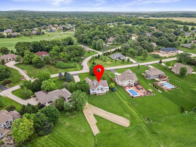 219 Muirfield COURT, North Prairie, WI 53153