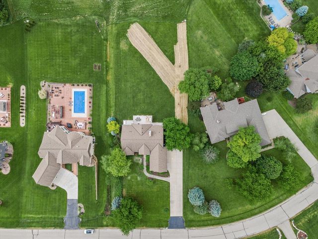 219 Muirfield COURT, North Prairie, WI 53153