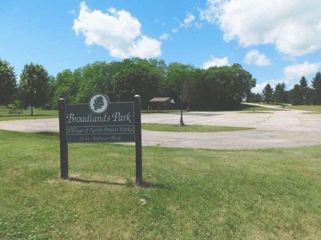 219 Muirfield COURT, North Prairie, WI 53153