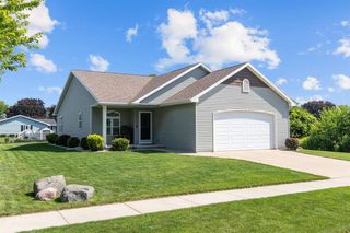 560 FARMINGTON AVENUE, Oshkosh, WI 54901