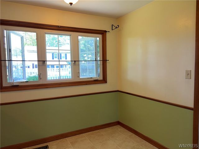 16 Sunset, Tonawanda, NY 14150