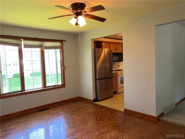 16 Sunset, Tonawanda, NY 14150