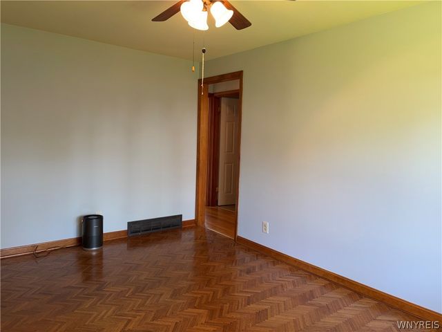 16 Sunset, Tonawanda, NY 14150