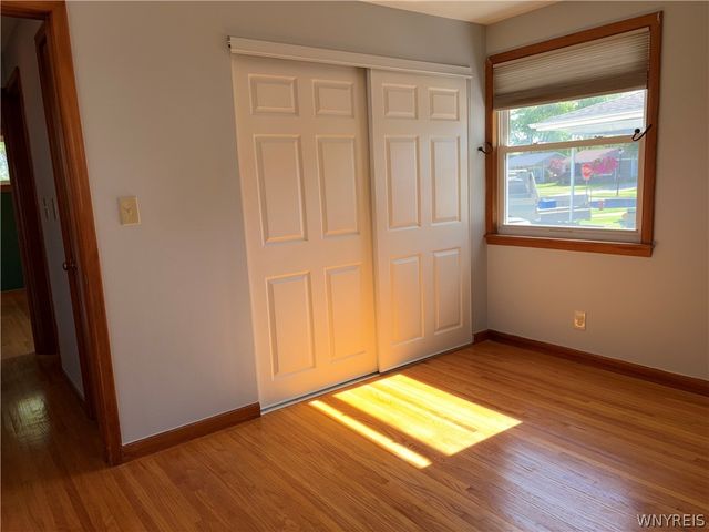 16 Sunset, Tonawanda, NY 14150