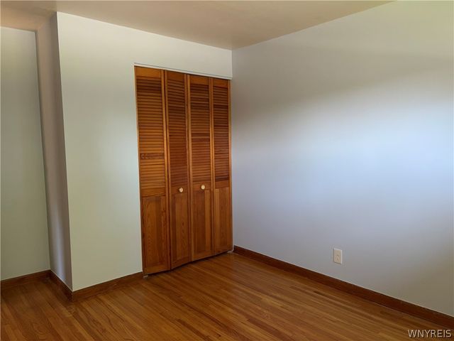 16 Sunset, Tonawanda, NY 14150
