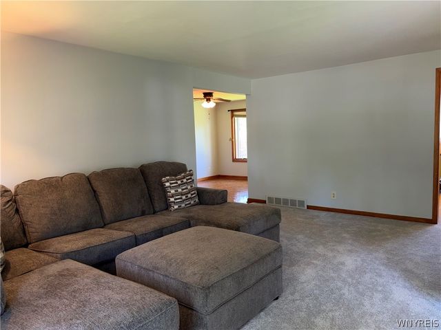 16 Sunset, Tonawanda, NY 14150