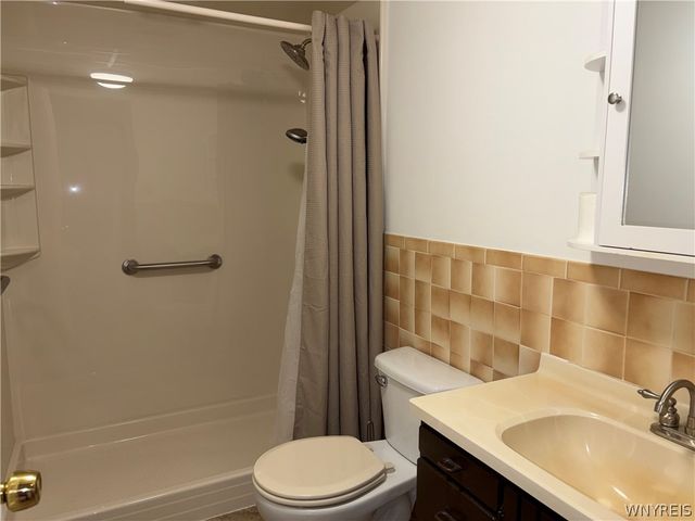 16 Sunset, Tonawanda, NY 14150