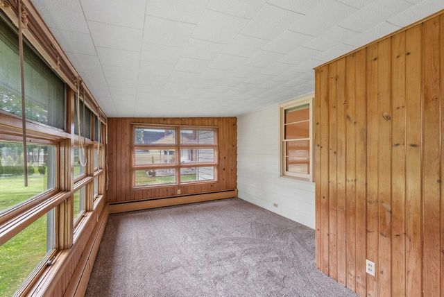 676 E Oak Street, Juneau, WI 53039
