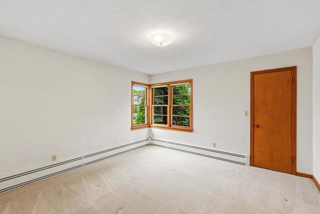 676 E Oak Street, Juneau, WI 53039