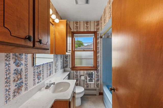 676 E Oak Street, Juneau, WI 53039