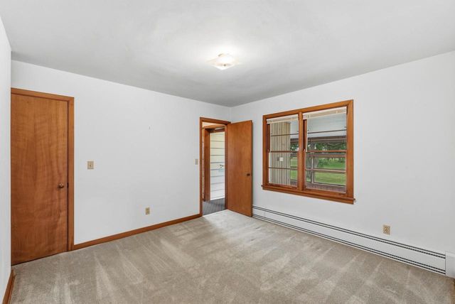 676 E Oak Street, Juneau, WI 53039