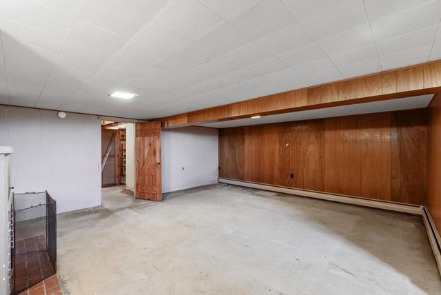 676 E Oak Street, Juneau, WI 53039