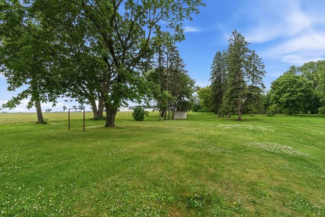 676 E Oak Street, Juneau, WI 53039