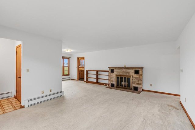 676 E Oak Street, Juneau, WI 53039